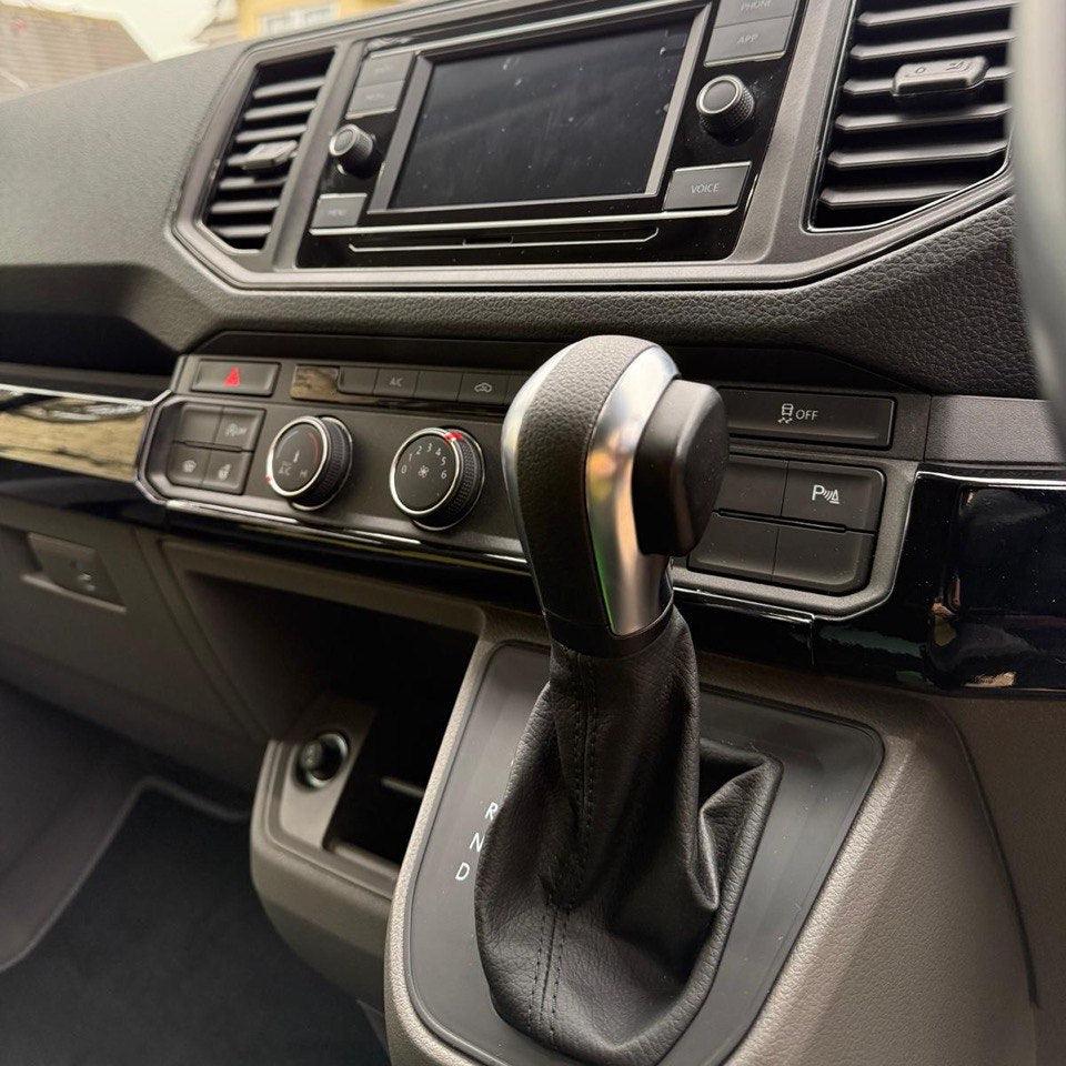 Airson sgeadachadh stoidhleachaidh deas-bhòrd ìosal VW Crafter RHD cruth ùr - dubh gleansach (seata de 6) | Van-X