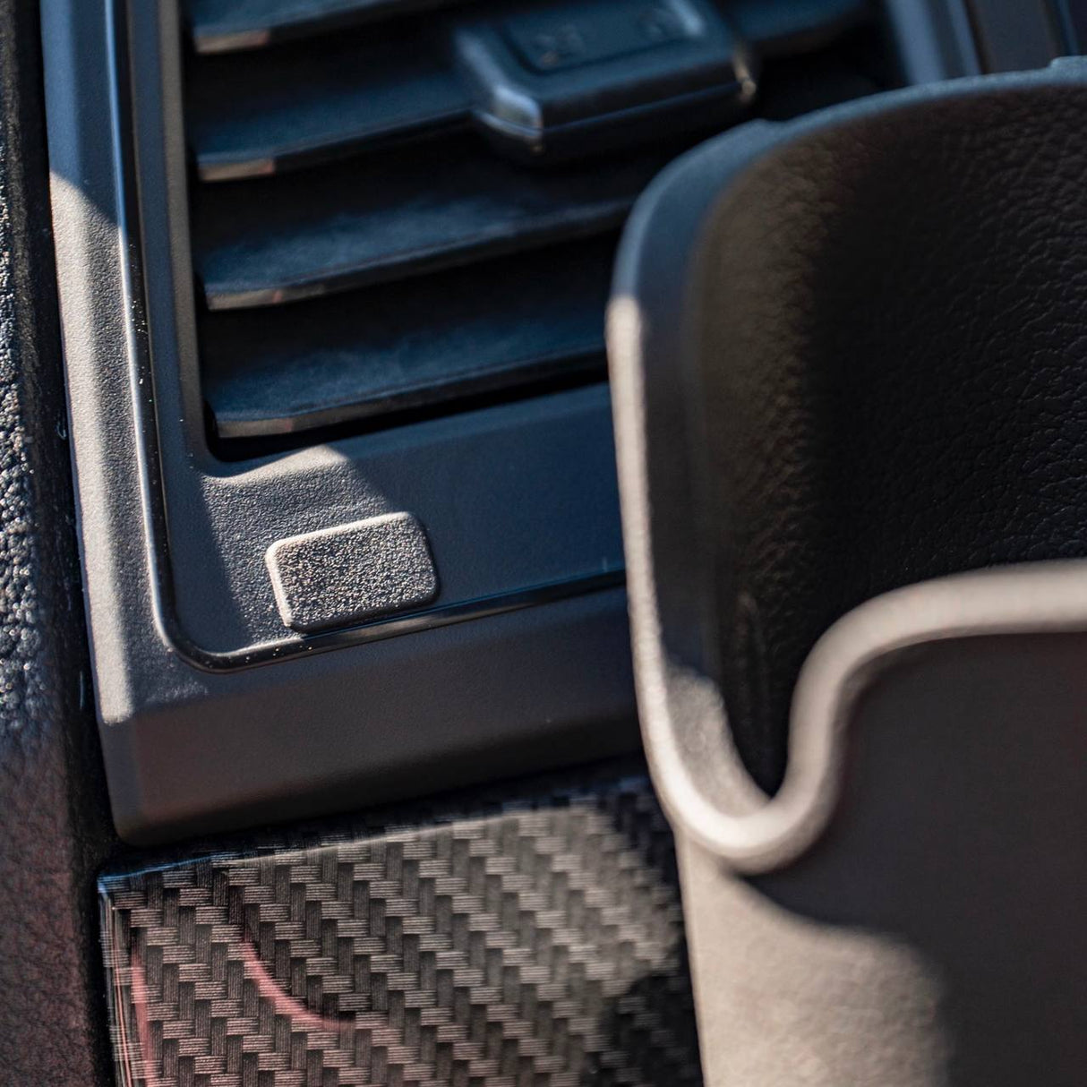Airson VW T6.1 Trims Adhair le neach-gleidhidh cupa + USB - TAOBH CLÌ