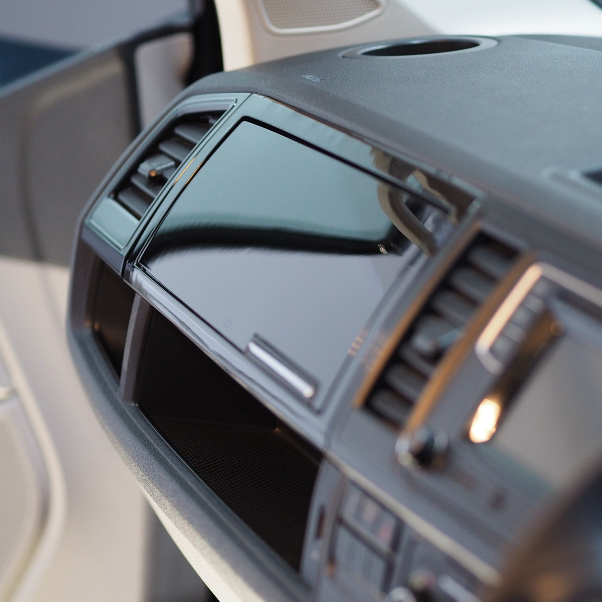 For VW T6 Air Vent Trim (Set of 2) - Gloss Black | Van-X