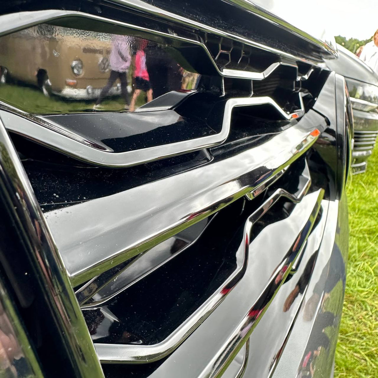 Airson Grile Aghaidh VW T6 R-Line (2 ann an 1) Le/Gun Bhràiste - Dubh Gleansach