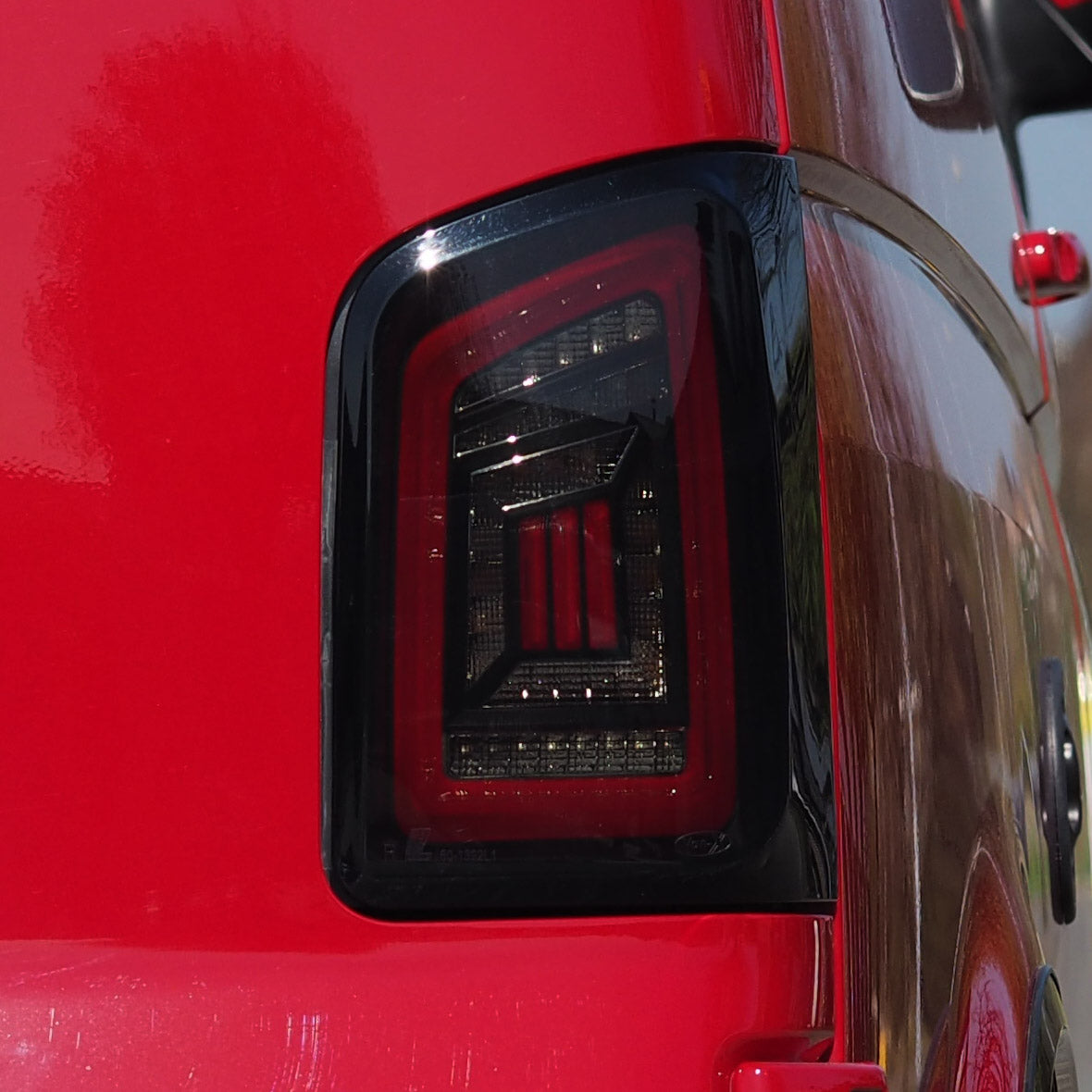 Airson VW T5.1 Transporter MK3.1 Van Barndoor Solais Cùil LED Smocte Ideal LED Frèam Làn Solas LED-Bar