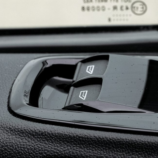 Airson Ford Transit Custom MK1 Stoidhle Taigheadais Aonad Taigheadais (Set - 2) air a pheantadh agus deiseil airson a bhith iomchaidh