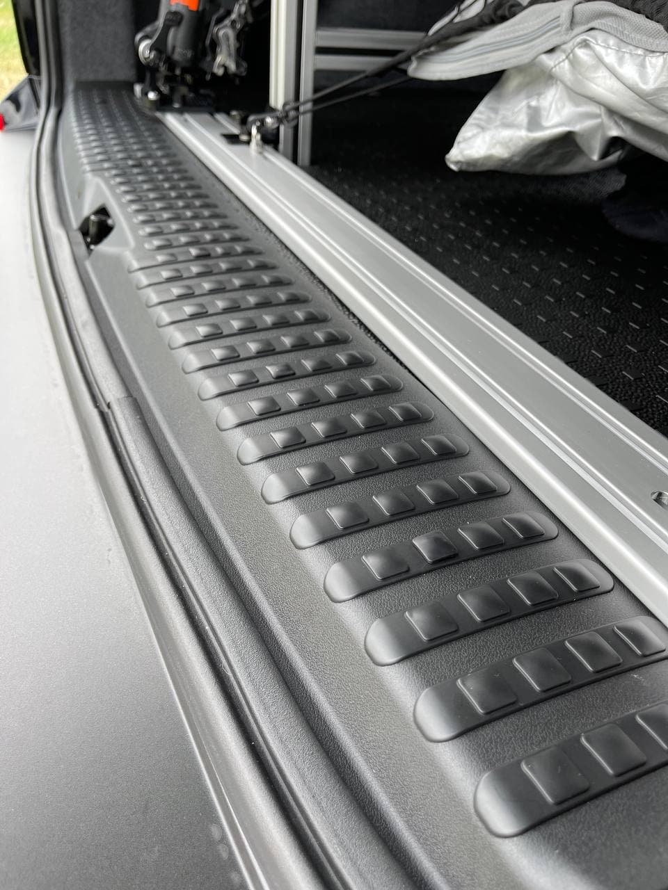 For VW T6.1 V3 Tailgate Threshold Cover + Side Step