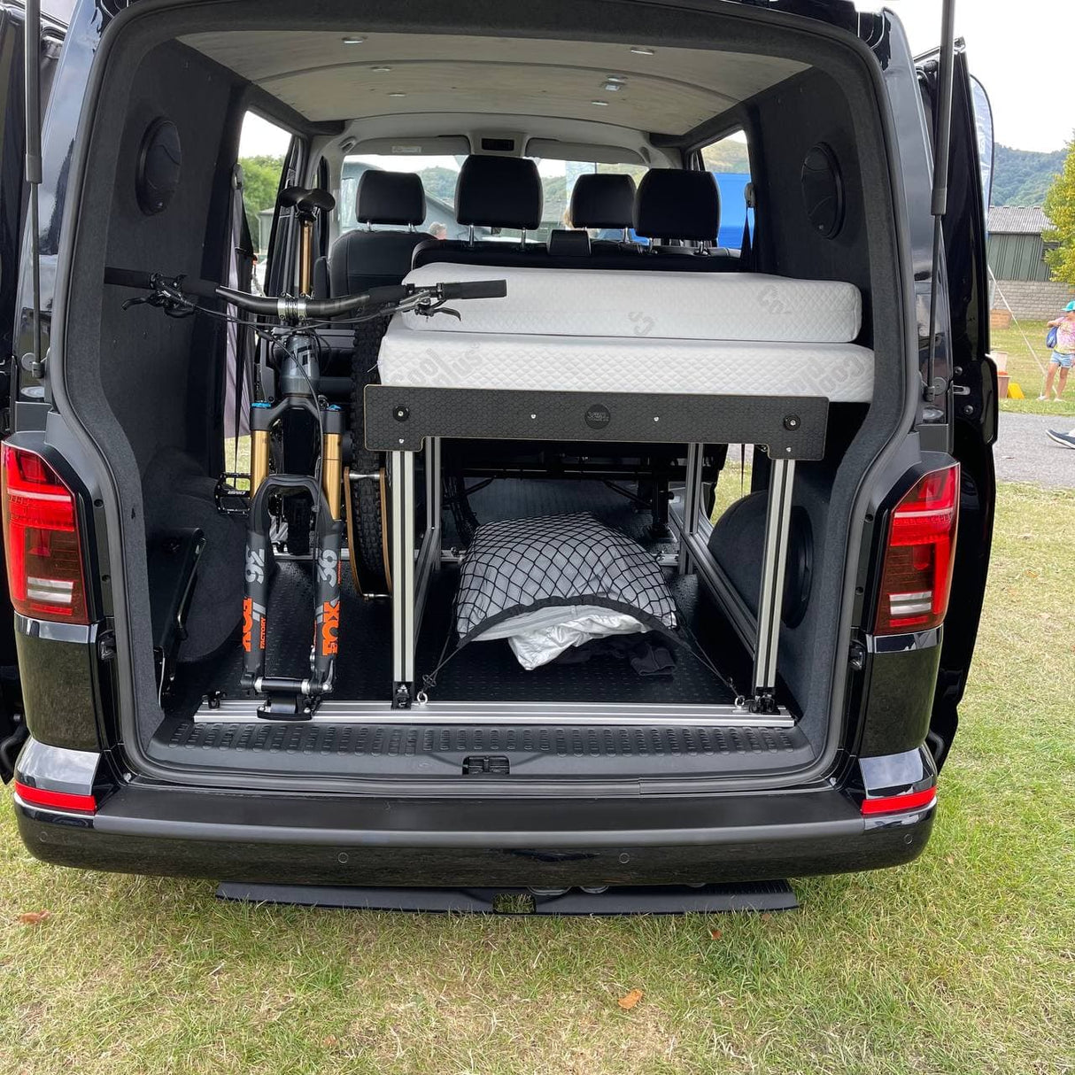 For VW T5, T5.1 V3 Tailgate Threshold Cover + Side Step