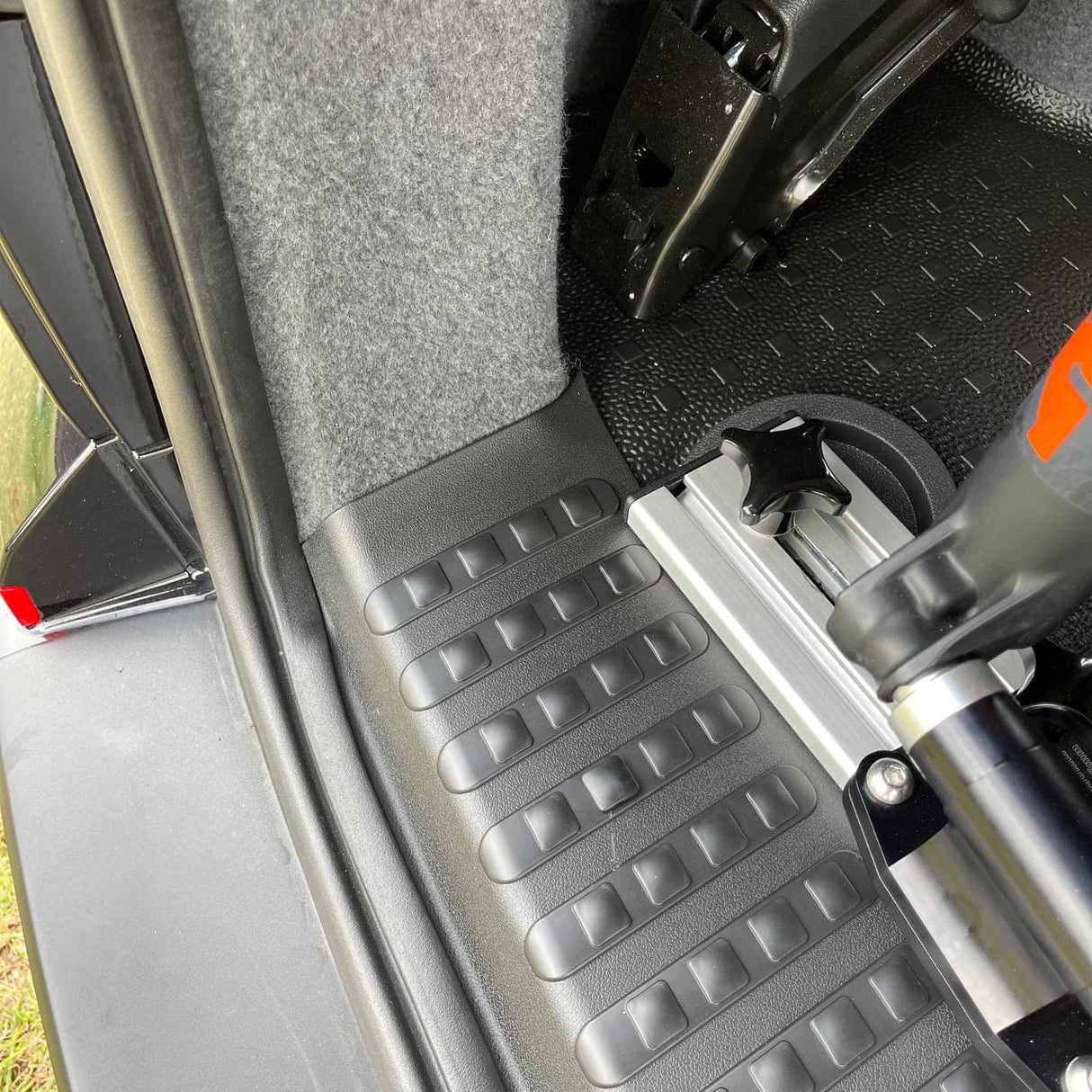 For VW T6.1 V3 Tailgate Threshold Cover + Side Step