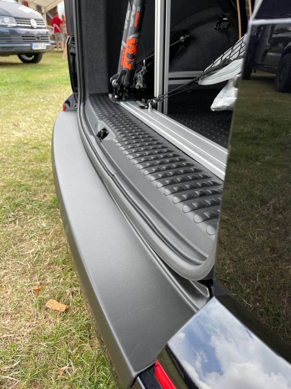 For VW T6.1 V3 Tailgate Threshold Cover + Side Step