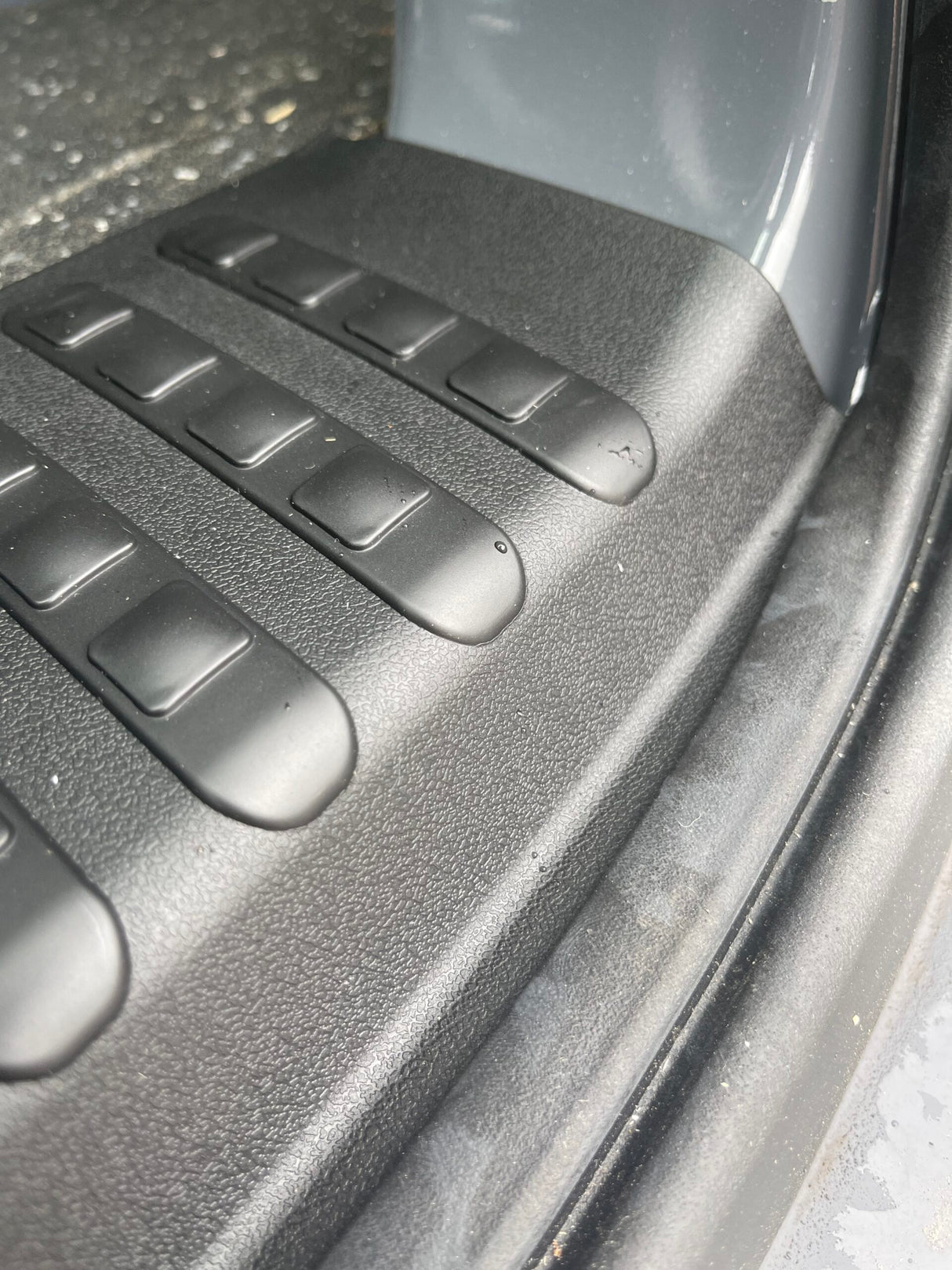For VW T6.1 V3 Barndoor Rear Threshold Cover Camper Conversion Parts Including Screws and Caps