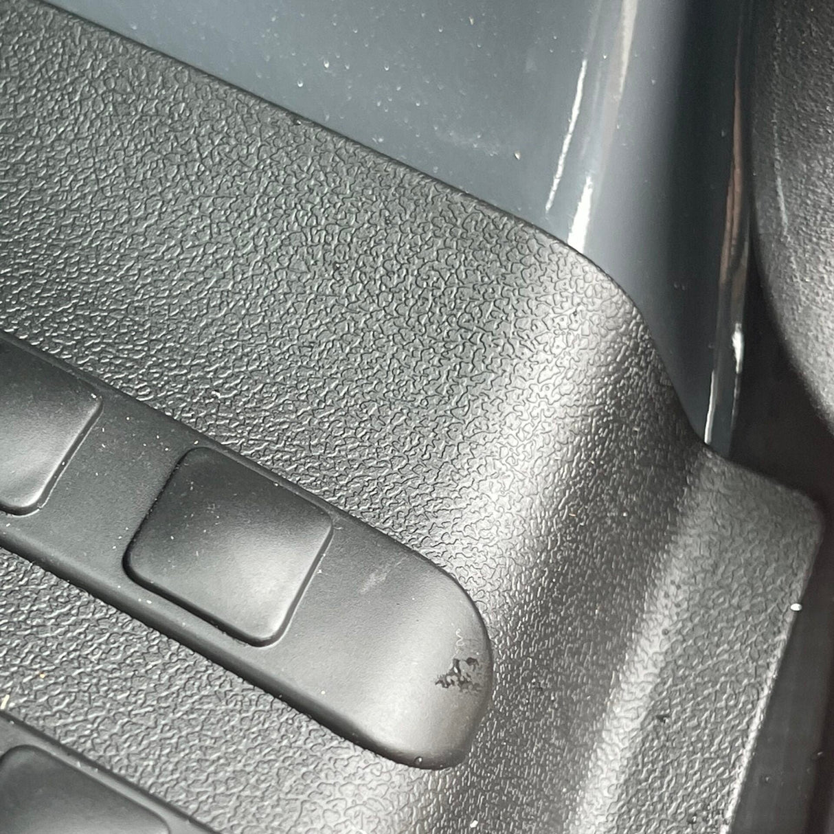 For VW T6 V3 Barndoor Rear Threshold Cover Camper Conversion Parts Including Screws and Caps