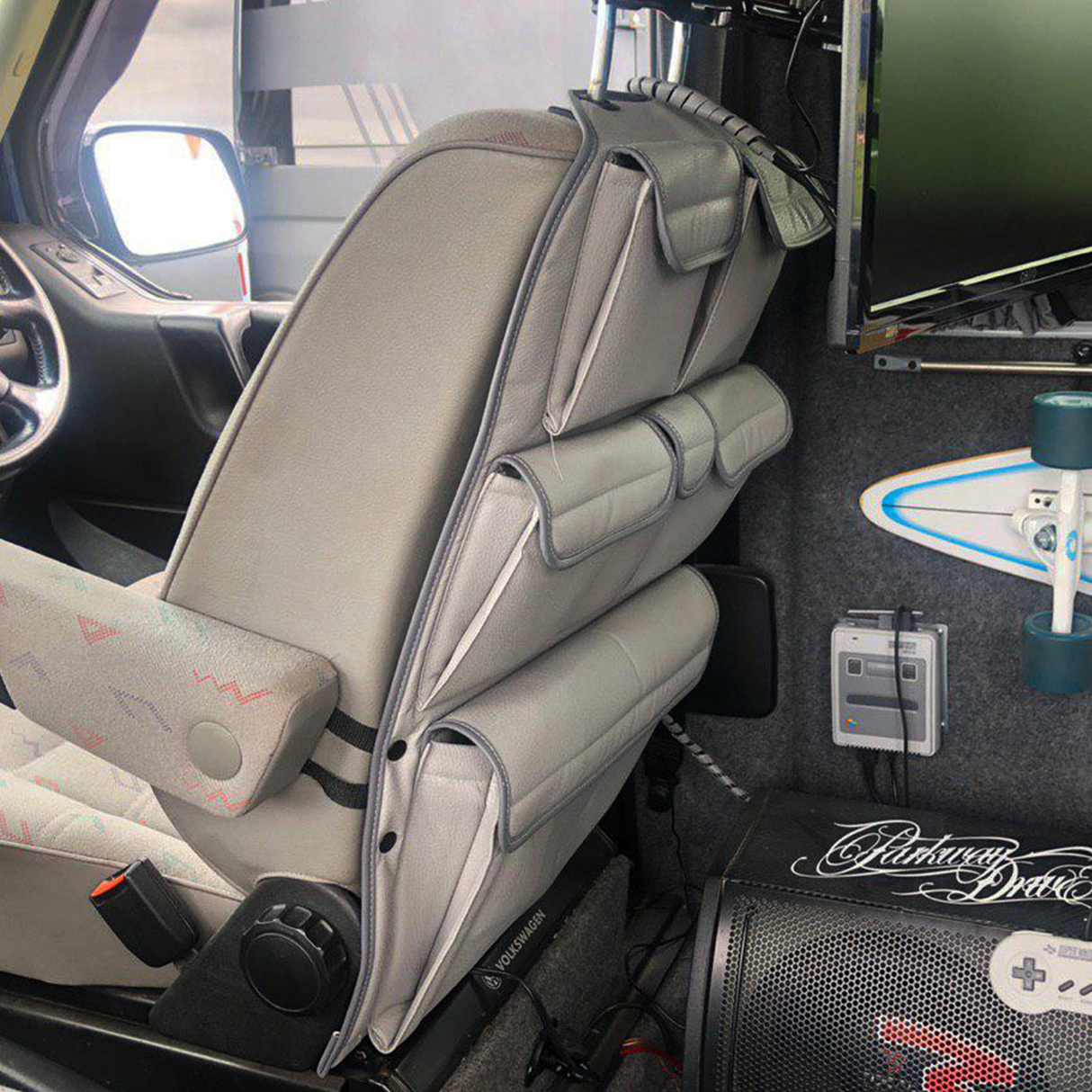 VW T4 Transporter Campervan Singilte / Caiptean Seat Leatherette Back Seat Eagraiche Stòradh
