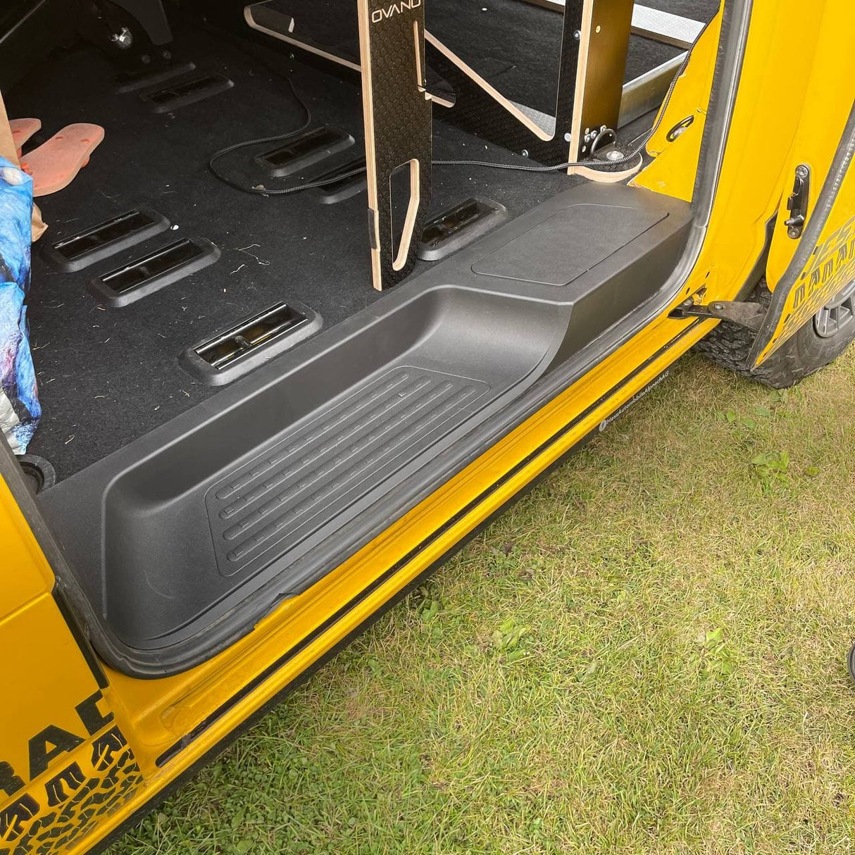 For VW T6 V3 Tailgate Threshold Cover + Side Step