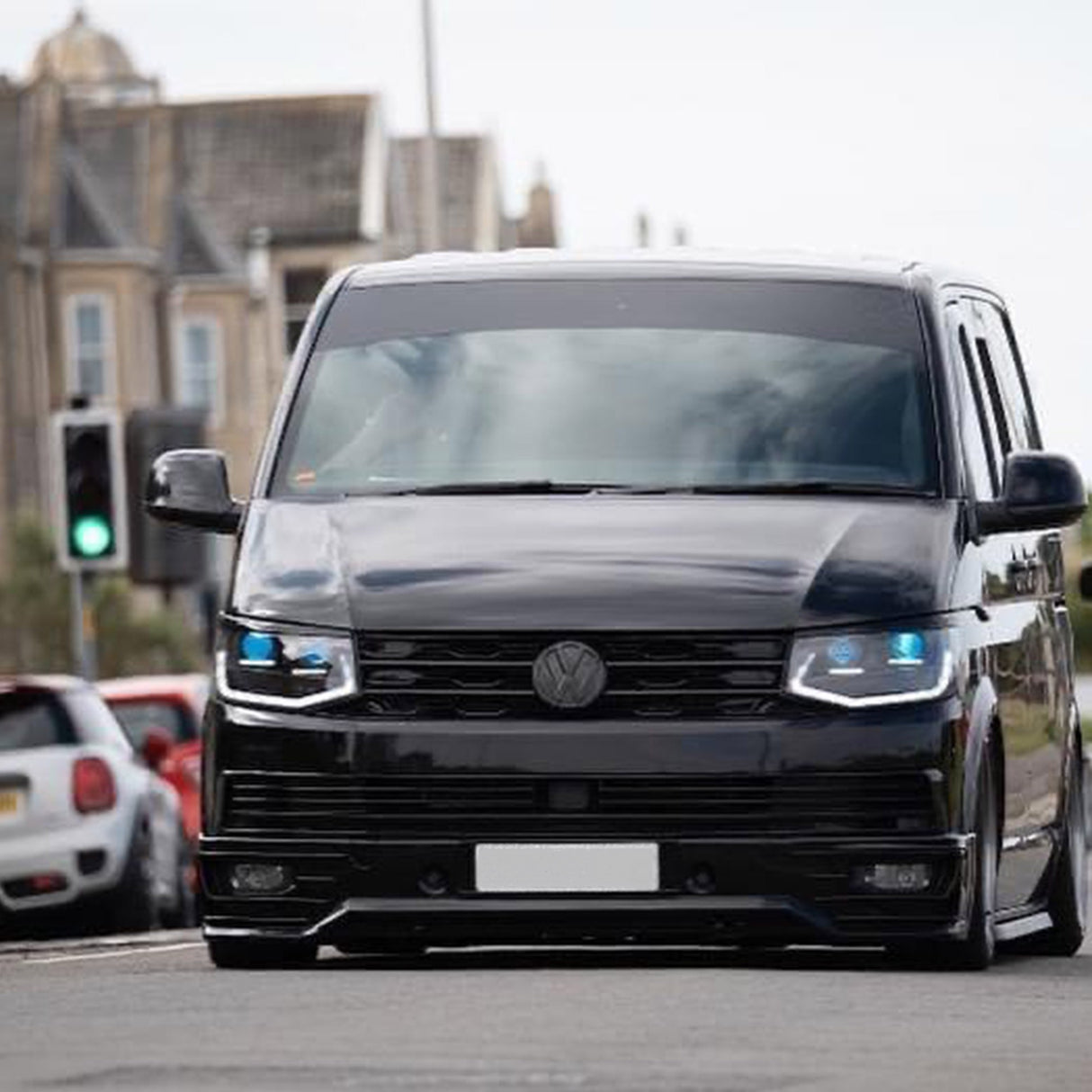 Airson Grile Aghaidh VW T6 R-Line (2 ann an 1) Le/Gun Bhràiste - Dubh Gleansach