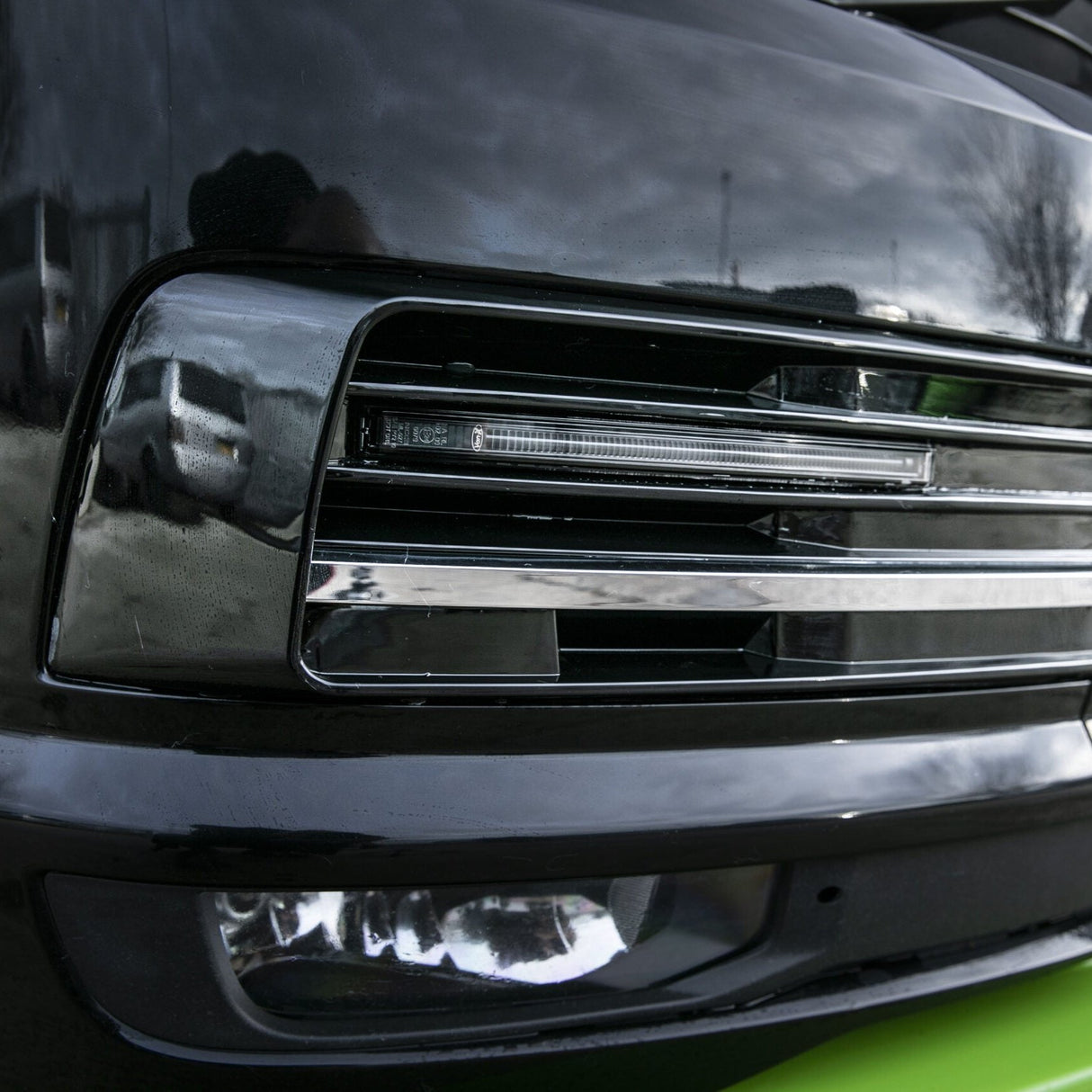 For VW T6 Transporter Light-bar DRL Kit (Gloss Black) Suitable for Highline and Sportline Bumper Ideal MOD