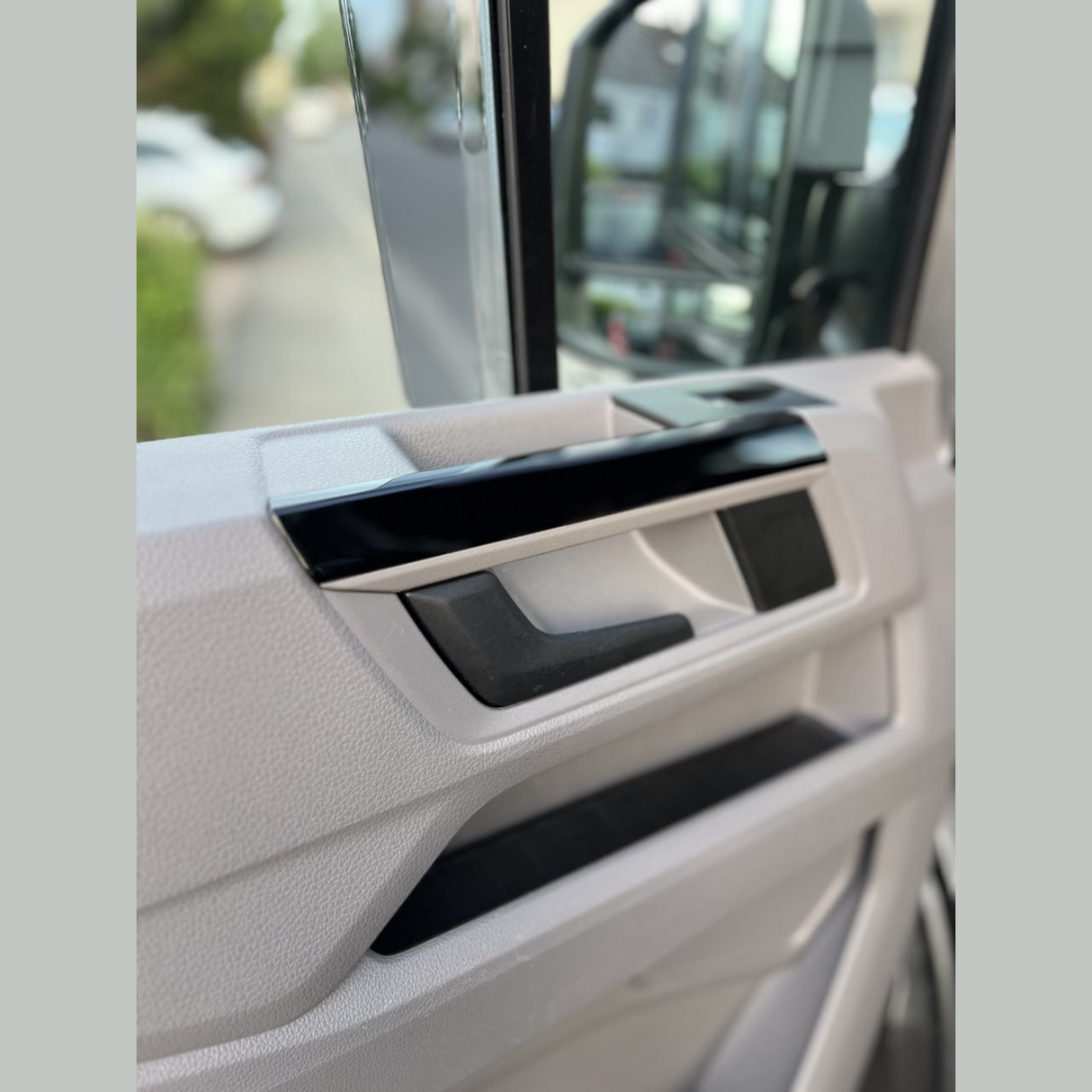 For MAN TGE RHD Lower Dash Styling Trims - Gloss Black (Set of 6) | Van-X