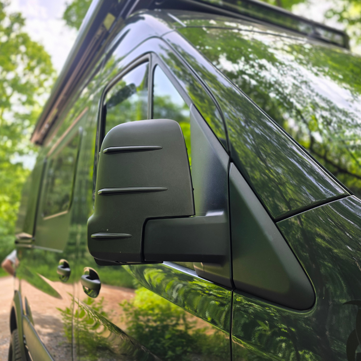 Airson Còmhdaichean Caip Sgàthan Sgiath Mercedes Sprinter Dodge 907 gun Chomharra – Hammerite (Seata de 2) – Còmhdaichean Sgàthan Ath-chuir airson Bhanaichean Sprinter