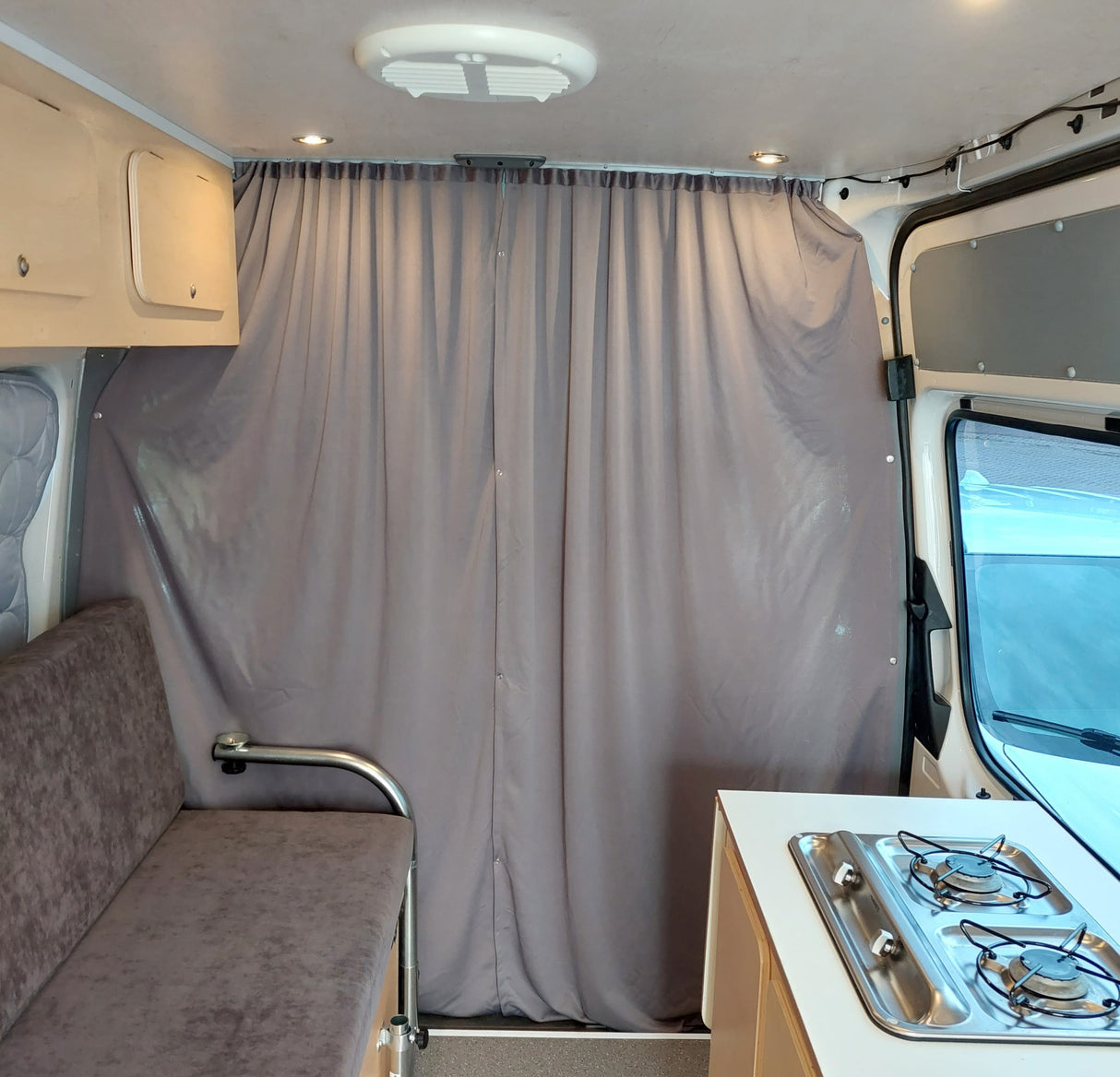 VW Crafter Maxi-Cab Divider Curtain Kit