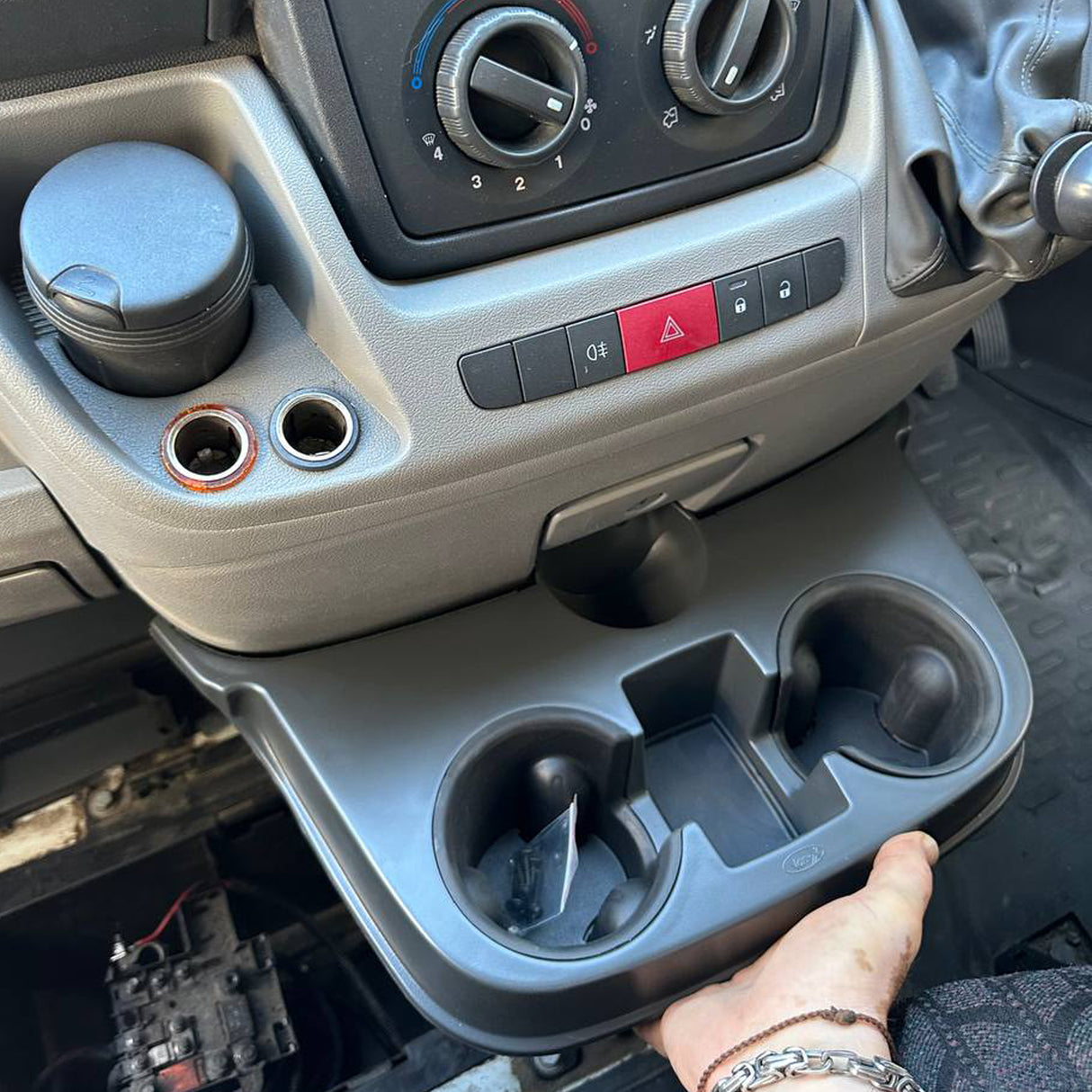 Grey Cupholder Console for Citroën Relay - Stylish and Practical Upgrade