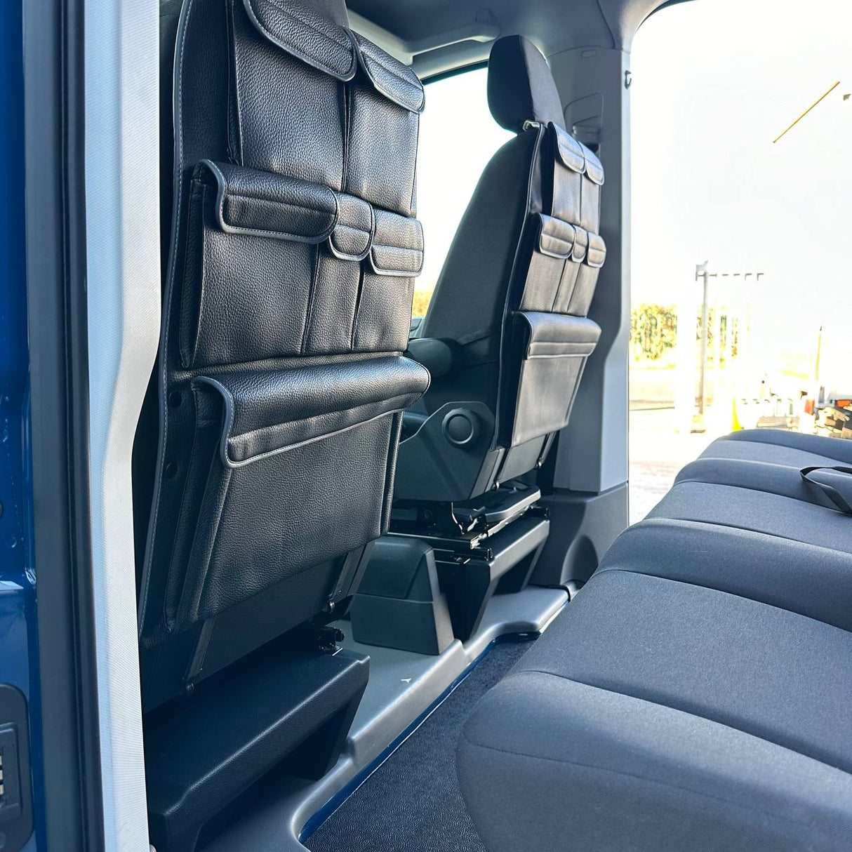 VW T4 Transporter Campervan Singilte / Caiptean Seat Leatherette Back Seat Eagraiche Stòradh