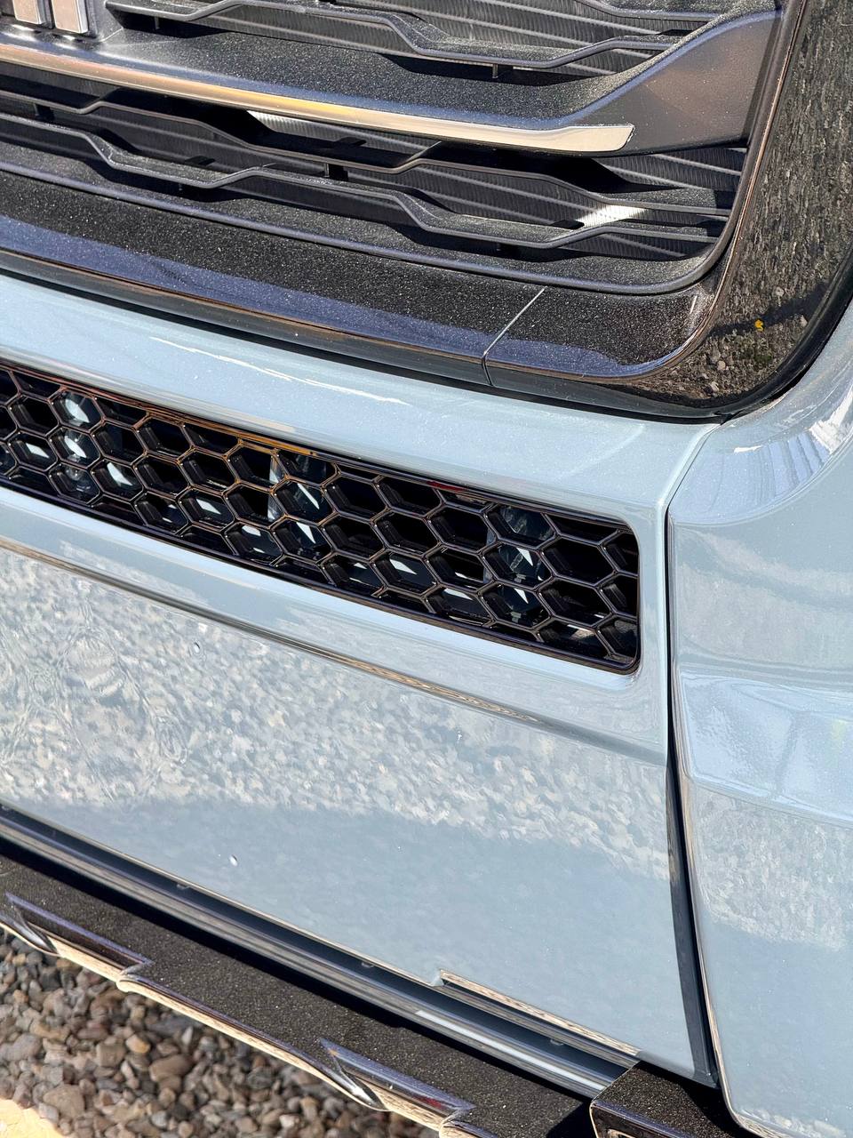 For Vauxhall Movano Bumper Honeycomb - Gloss Black, No Parking Sensors Replacement