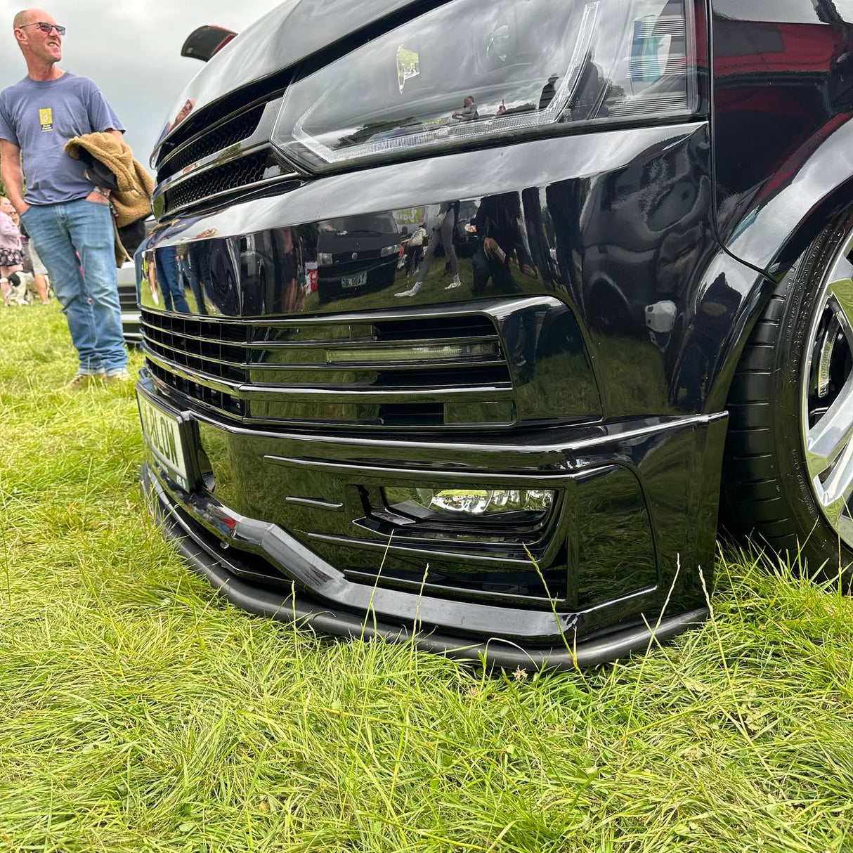 VW T5.1 Transporter ÙR Front Bumper T5-X Ùrachadh stoidhle aghaidh Air a pheantadh agus deiseil airson a dhol a-steach do 3 roghainnean dath