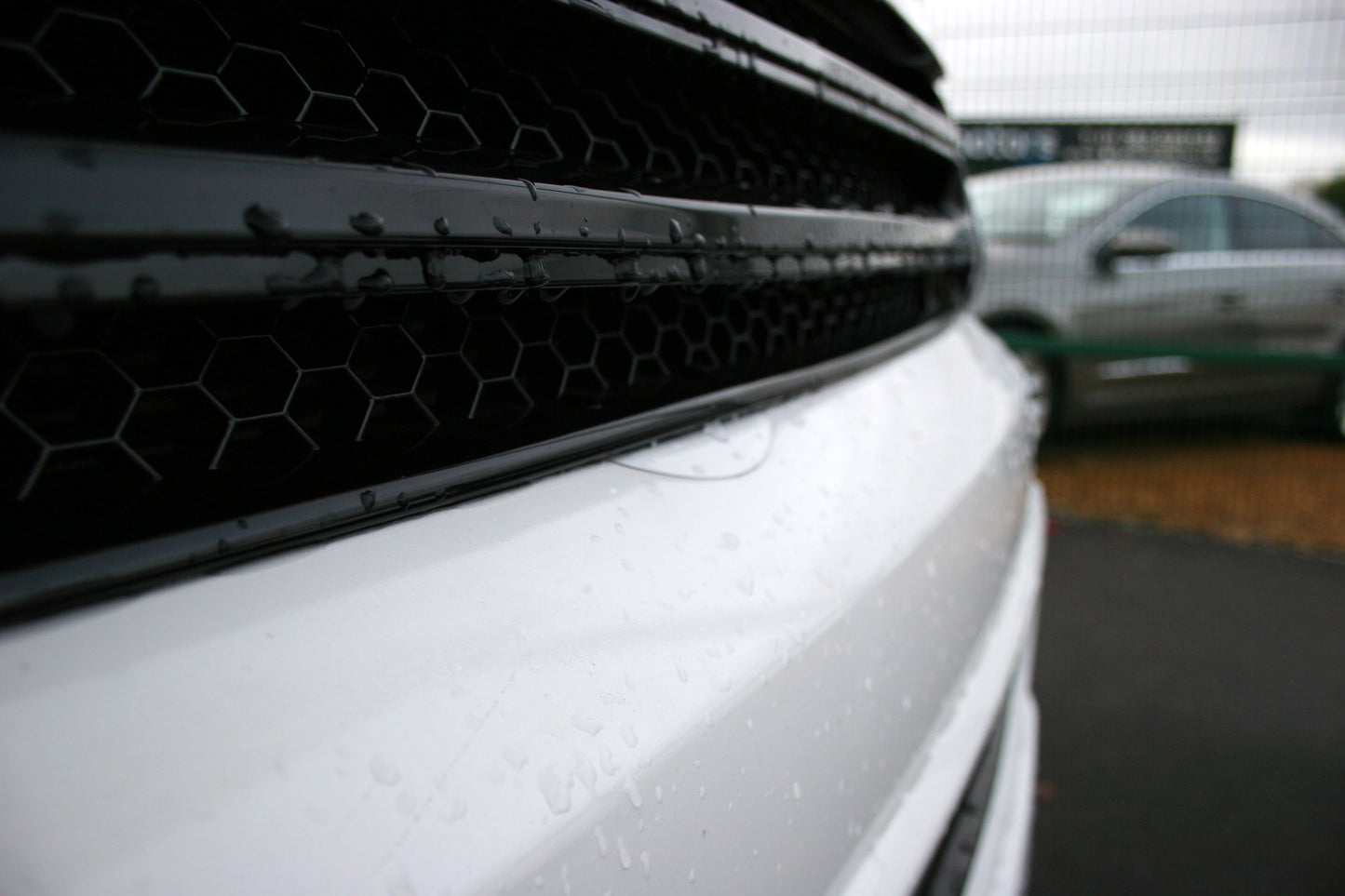 VW T5.1 Transporter Van Front Styling Package Gloss-Black (2pcs) air a pheantadh agus deiseil airson uidheamachadh