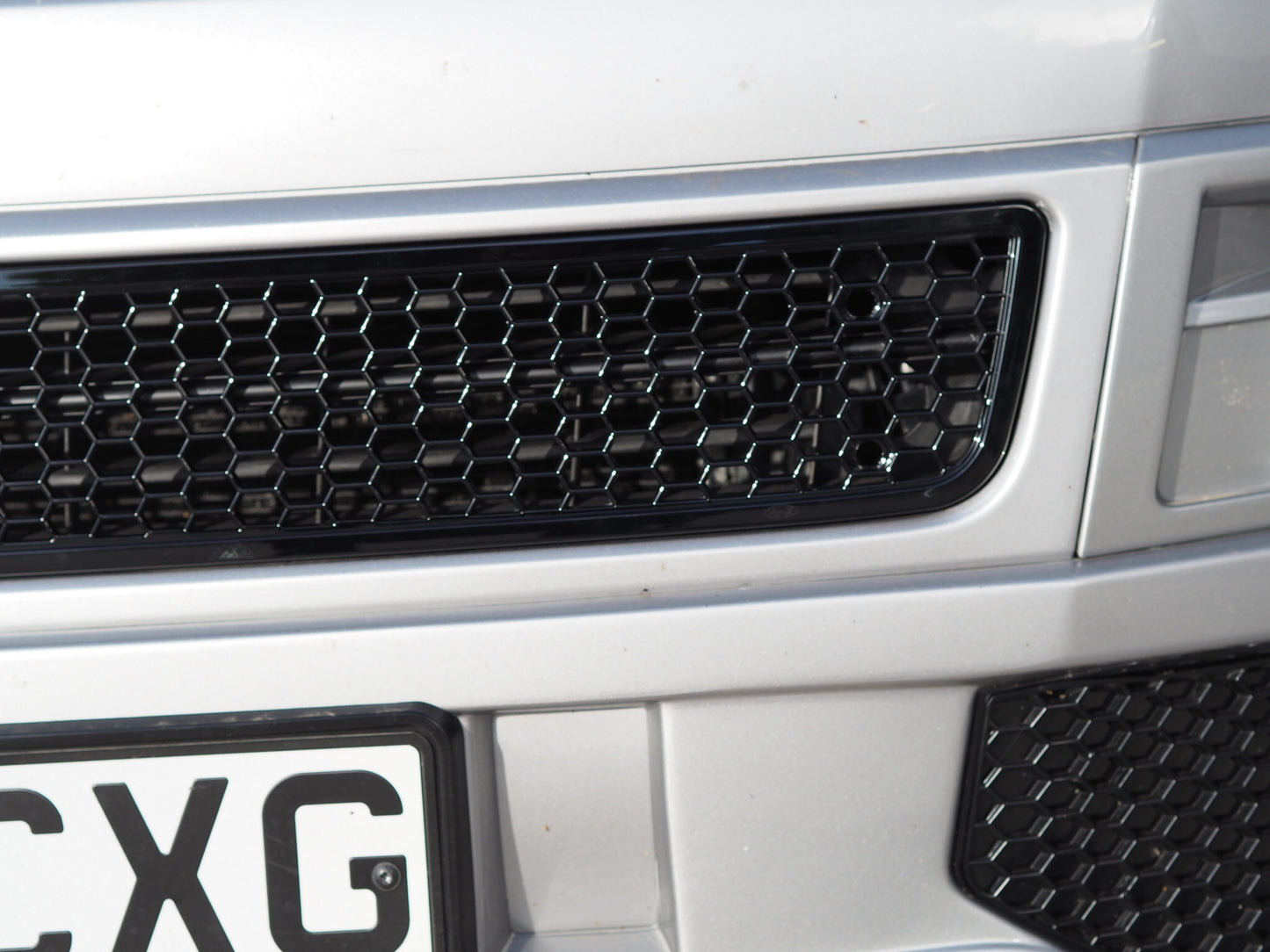 VW T5.1 Transporter Van Front Styling Package Gloss-Black (2pcs) air a pheantadh agus deiseil airson uidheamachadh
