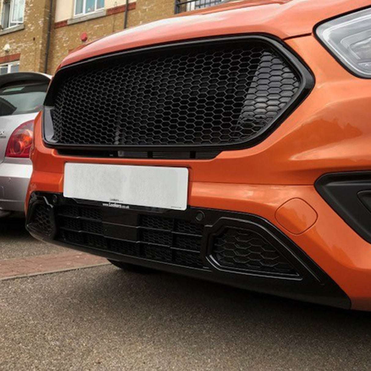 For Ford Transit Custom Front Badgeless Honeycomb Grille Gloss Black Styling Painted and Ready to Fit