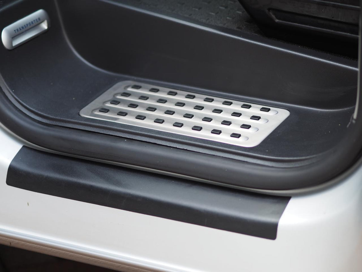VW T5, T5.1 Stoidhle Caravelle làn cheum (Seata de 3) Dràibhear, neach-siubhail agus doras sleamhnachaidh taobh foirfe airson tionndadh campervan, suaicheantas àrd-loidhne LED