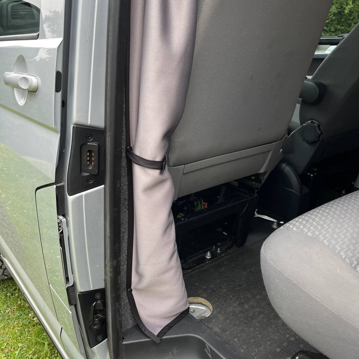 Fiat Ducato / Ram ProMaster Cab Divider Curtain Kit with Rail | Premium Quality Divider for Fiat Ducato / Ram ProMaster Van, Easy Install & Durable - Van-X