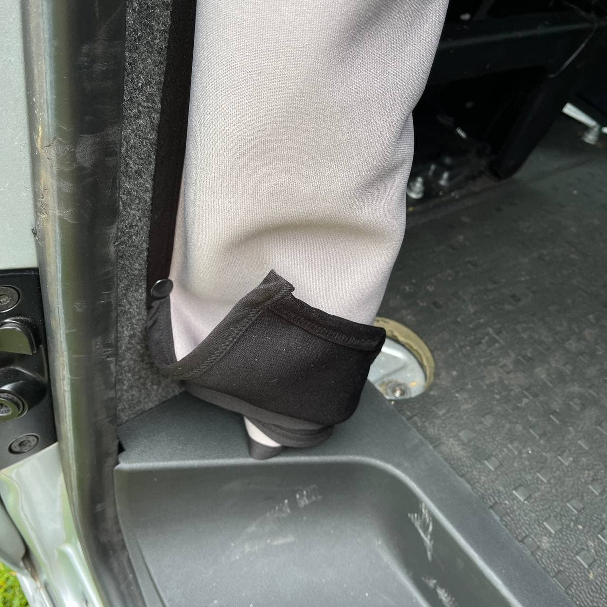 VW Crafter Cab Divider Curtain Kit with Rail | Premium Quality Divider for VW Crafter, Easy Install & Durable - Van-X
