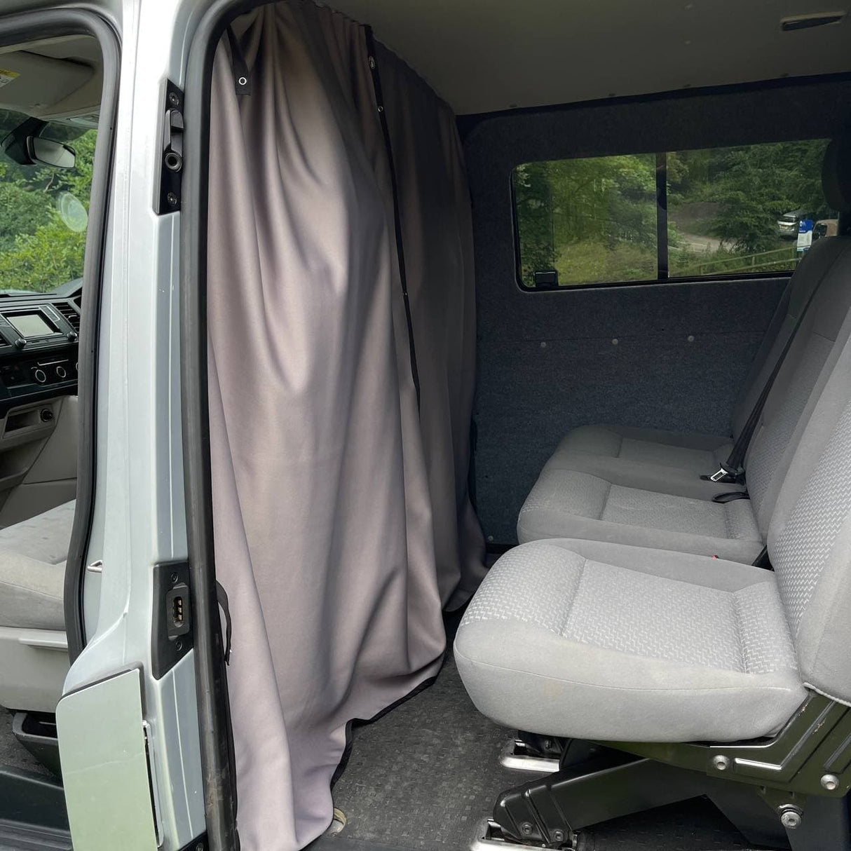 MAN TGE / New Crafter Cab Divider Curtain Kit with Rail | Premium Quality Divider for MAN TGE / New Crafter, Easy Install & Durable - Van-X