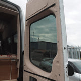 VW Crafter Premium 1 x Cùirtearan uinneig Barndoor Van-X