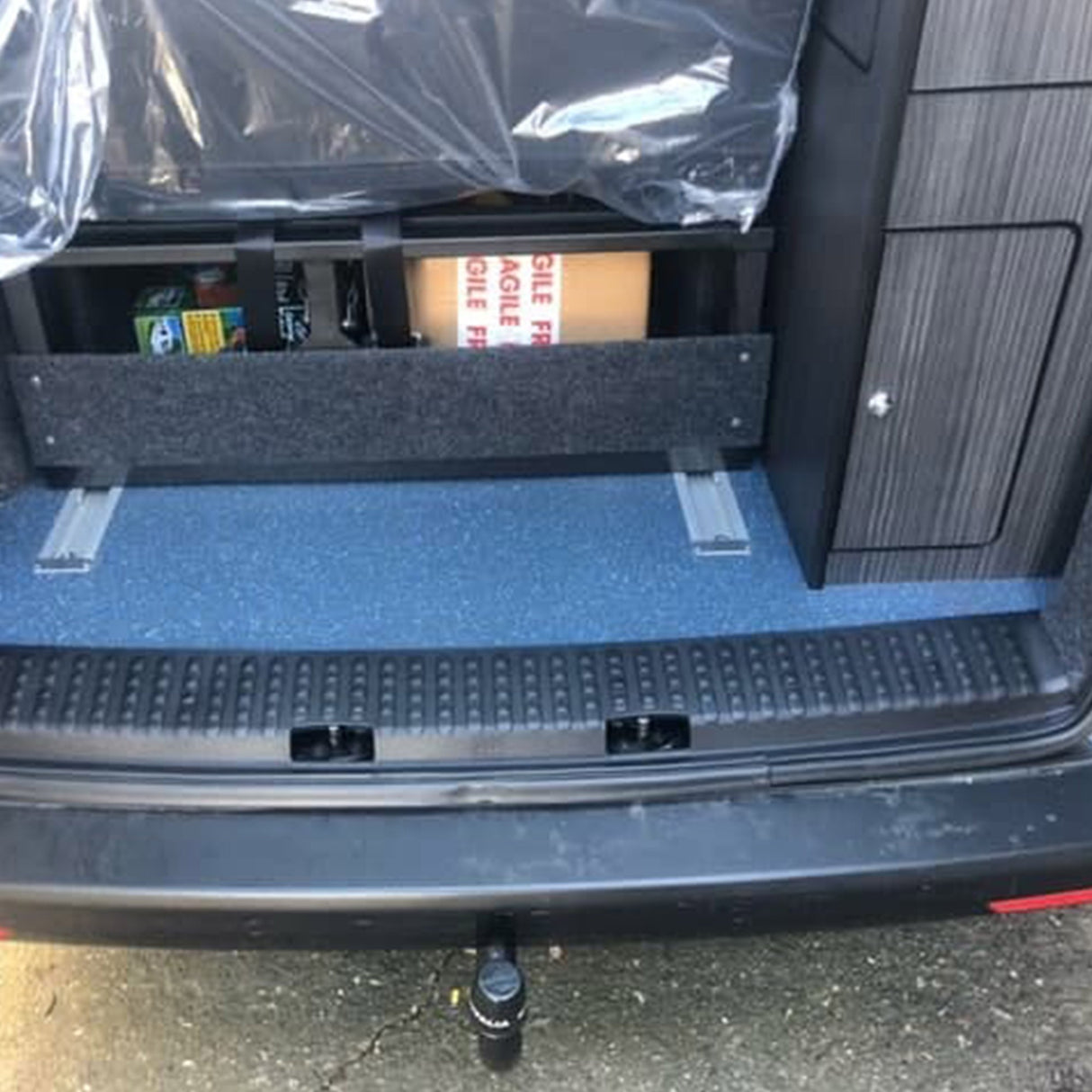 VW T6 V3 Còmhdach stairsnich cùil Barndoor Pàirtean tionndaidh camper a’ toirt a-steach sgriothan agus caiptean