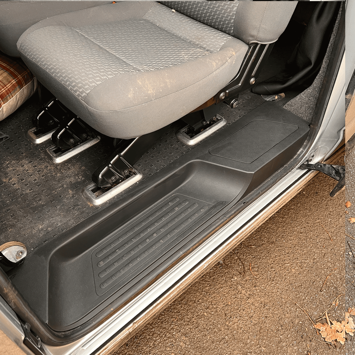 VW T5, T5.1 V3 Còmhdach Treas Geata Tailgate + Ceum Taobh