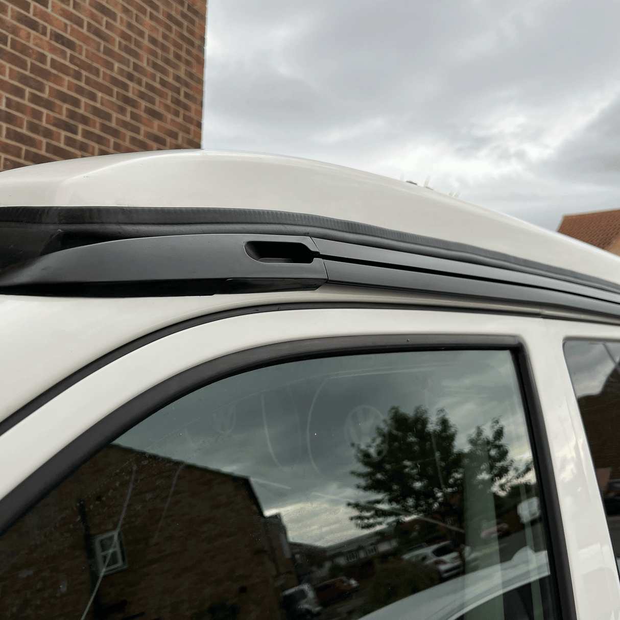 Rèilichean sgàilean VW T5 (dubh) Fìor mhath airson Campervan Drive- Through Awning, co-chòrdail ri Reimo Awning Ìre B