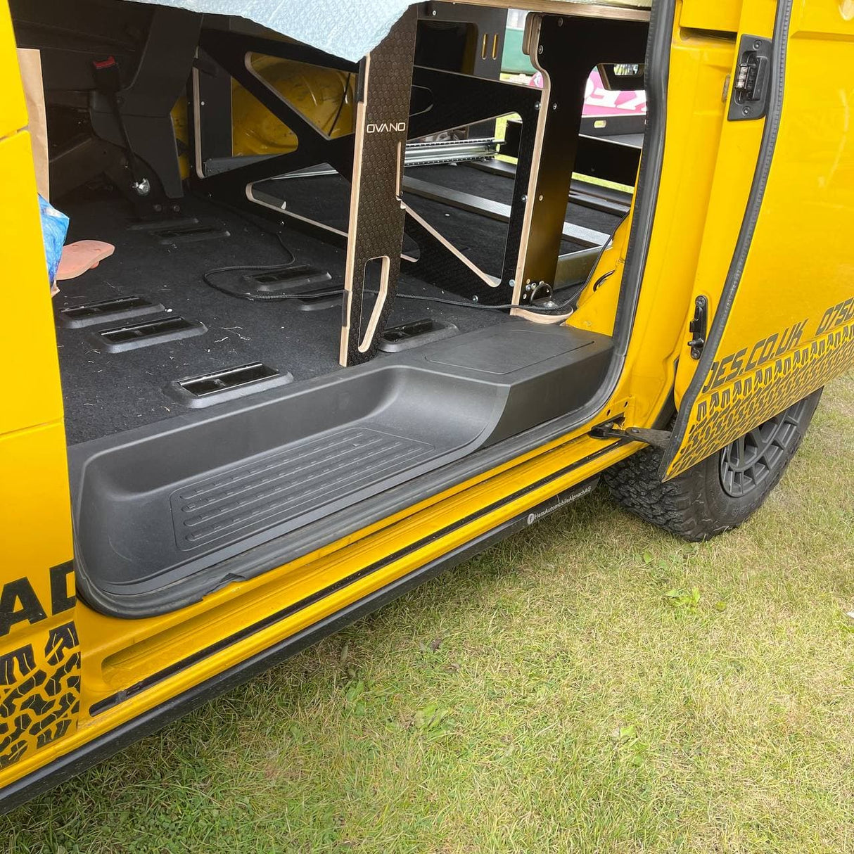VW T5, T5.1 V3 Barndoor Threshold Cover + Side Step
