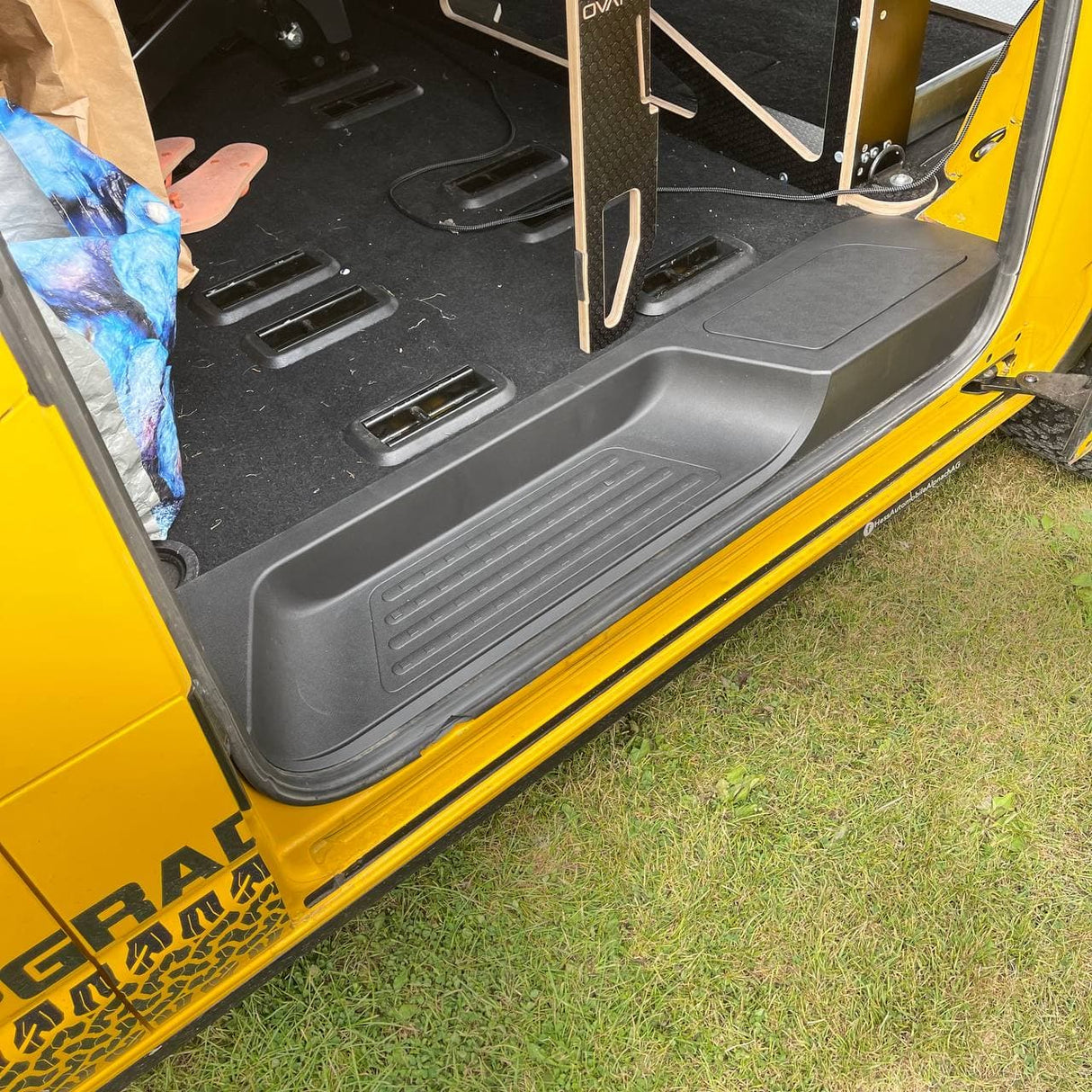 VW T5, T5.1 V3 Còmhdach Treas Geata Tailgate + Ceum Taobh