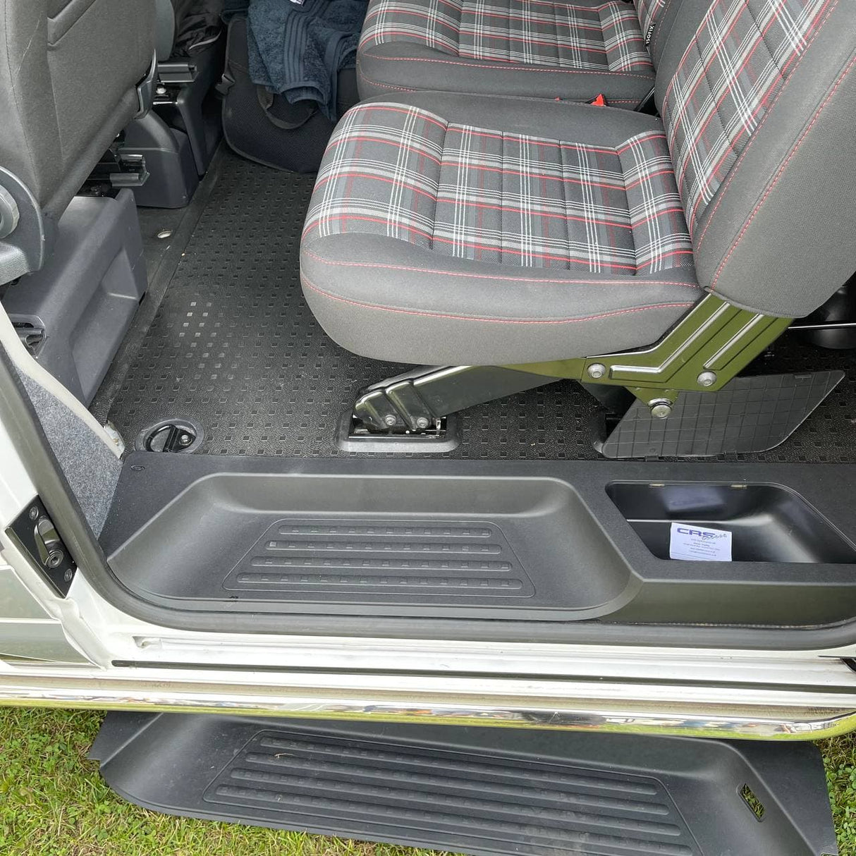 VW T5, T5.1 V3 Còmhdach Treas Geata Tailgate + Ceum Taobh