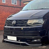 VW T6 Front Grille R-Line (2 ann an 1) le suaicheantas / gun bhràiste - gleansach dubh